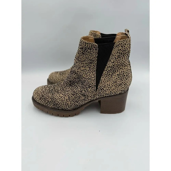 Altar'd State Cheetah Animal Print Chelsea Chunky Heel Booties 8.5 - Picture 2 of 9